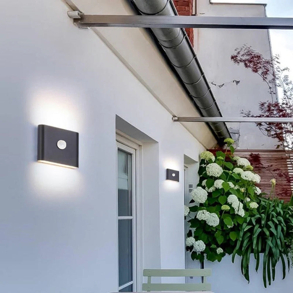Ray Modern Waterproof LED Wall Light Rectangular Indoor/Outdoor White/Black Metal