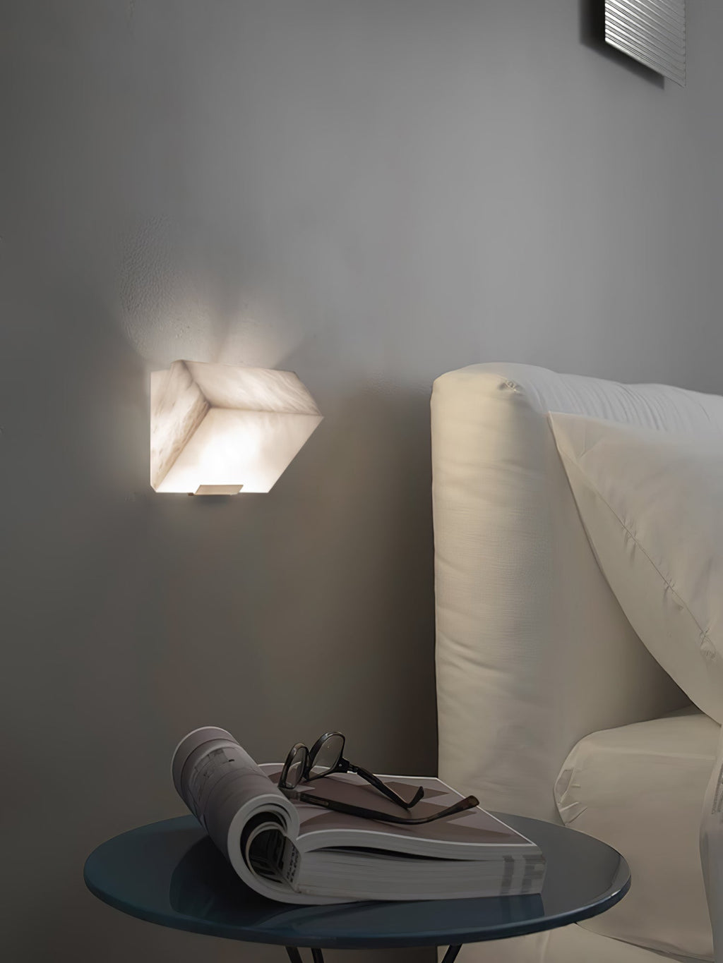 Vimiryra Alabaster Wall Light
