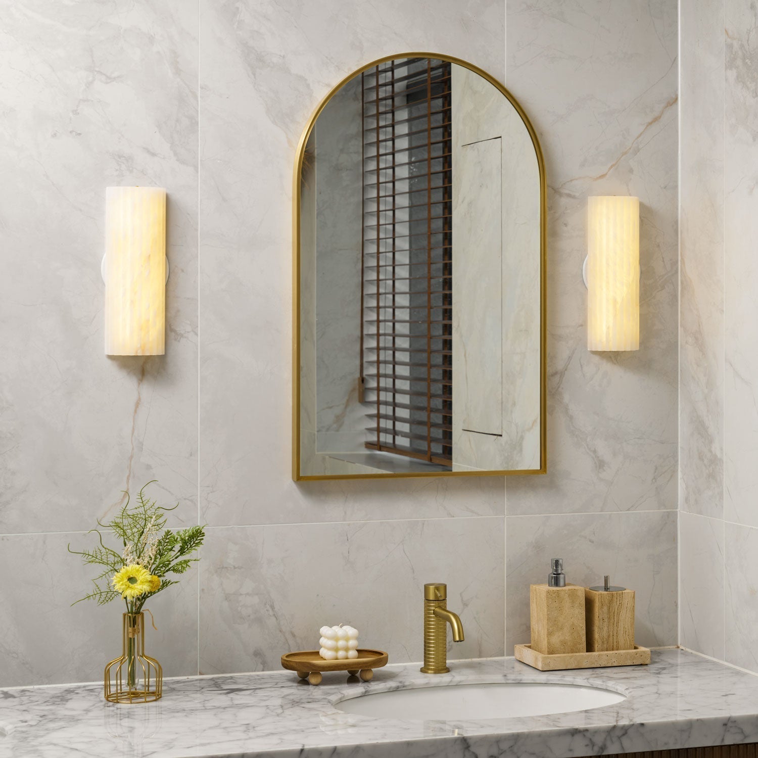 Orcarion Alabaster Wall Lamp