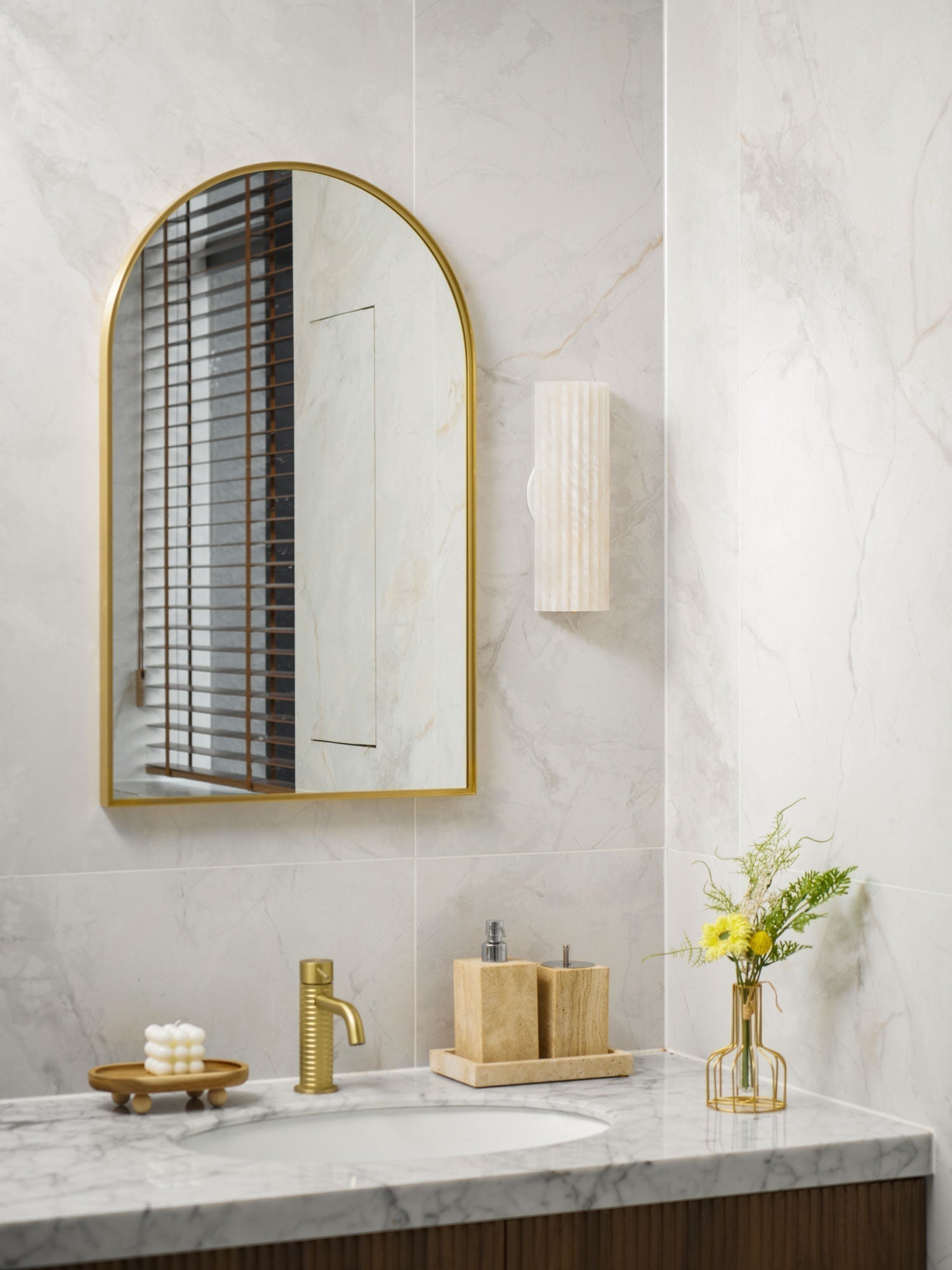 Orcarion Alabaster Wall Light