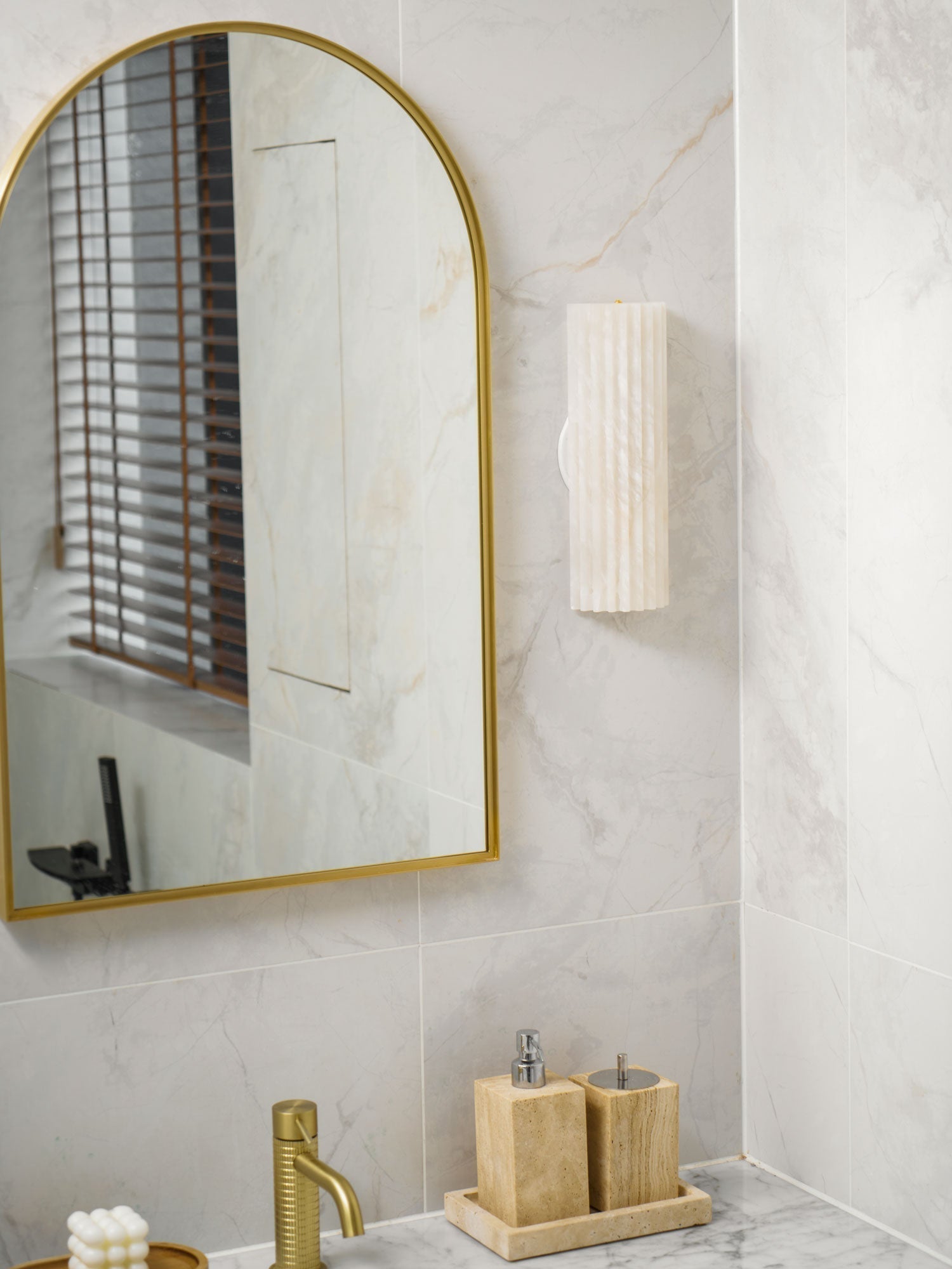 Orcarion Alabaster Wall Light
