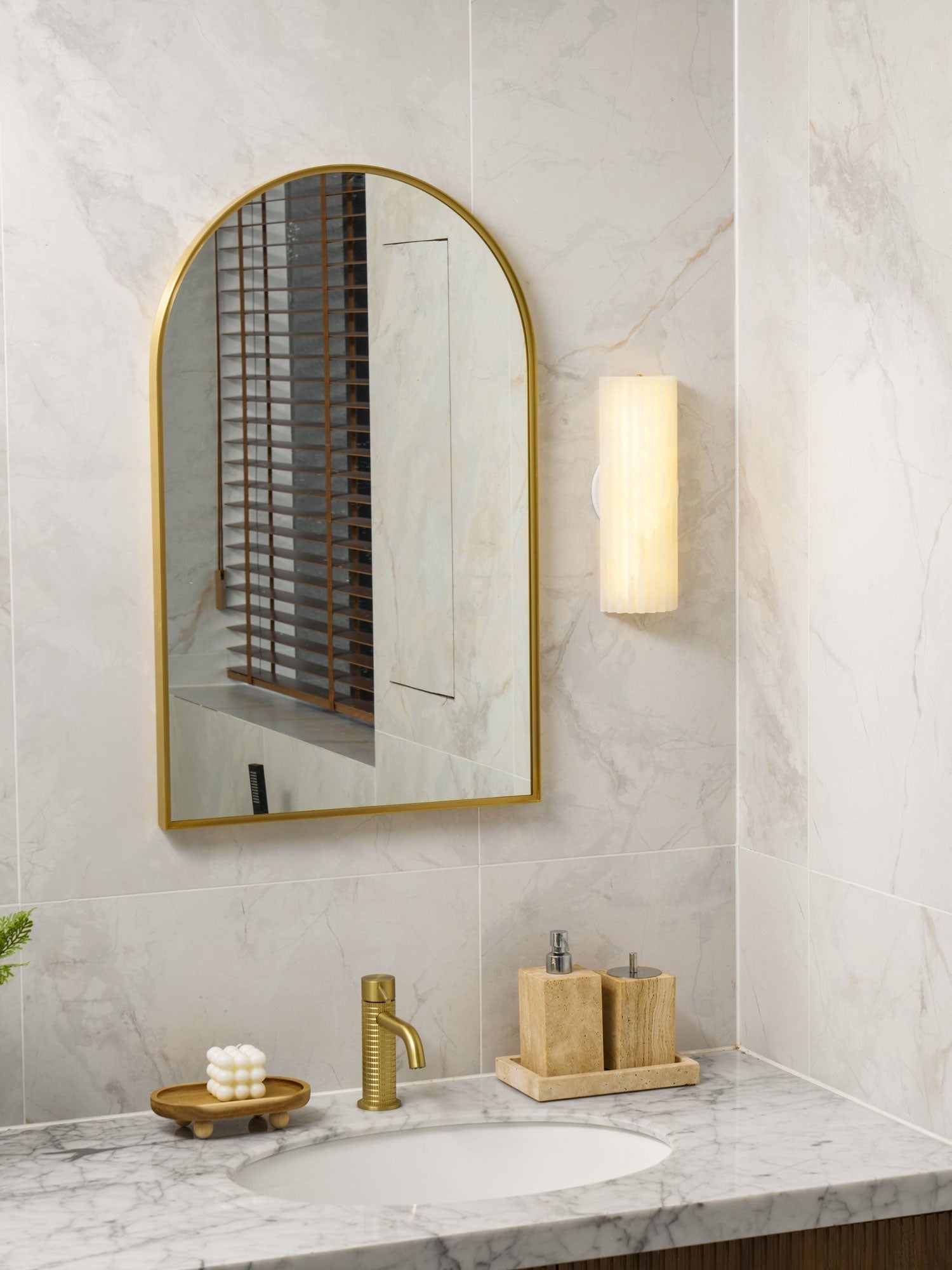 Orcarion Alabaster Wall Light