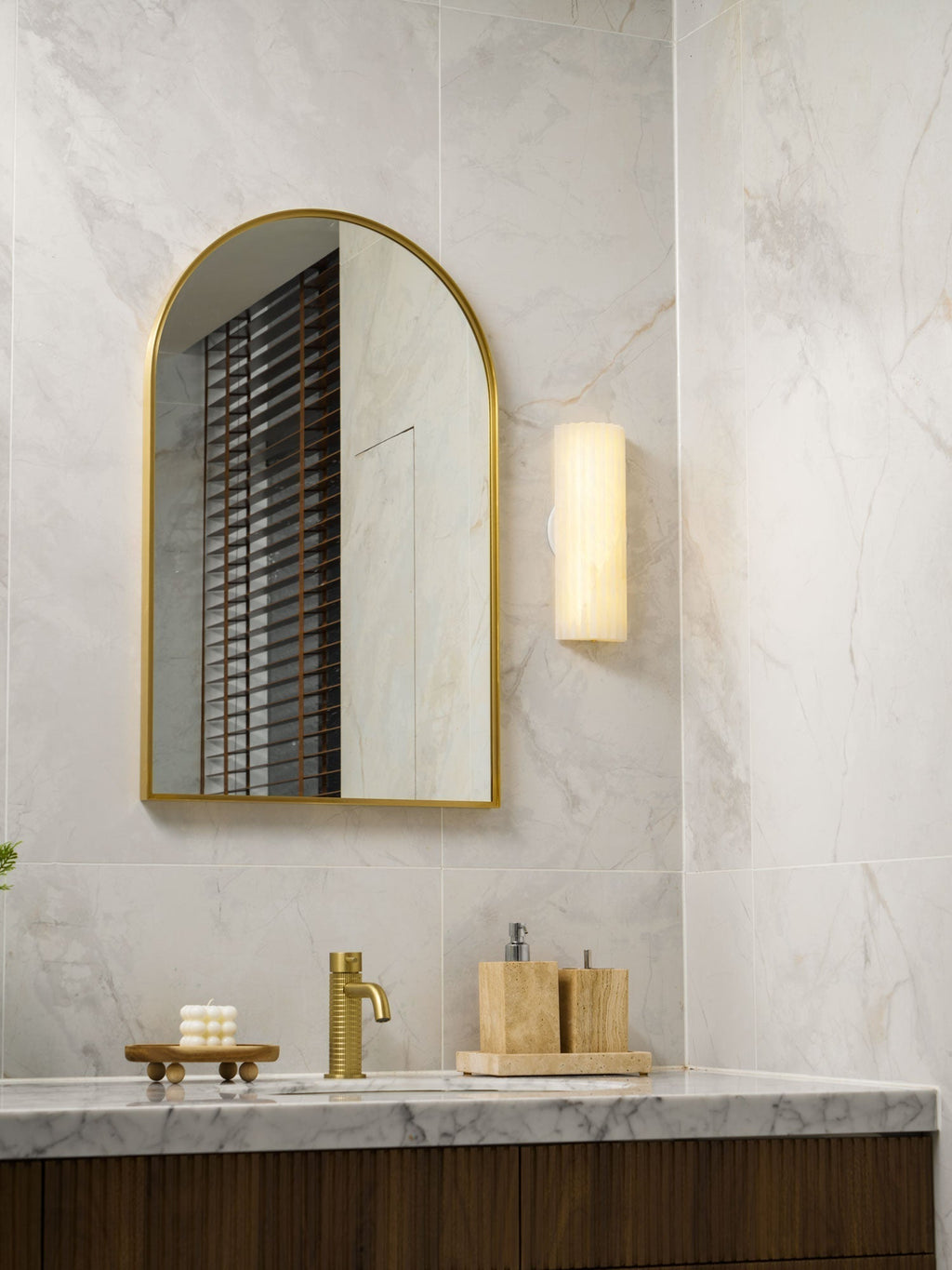 Orcarion Alabaster Wall Light