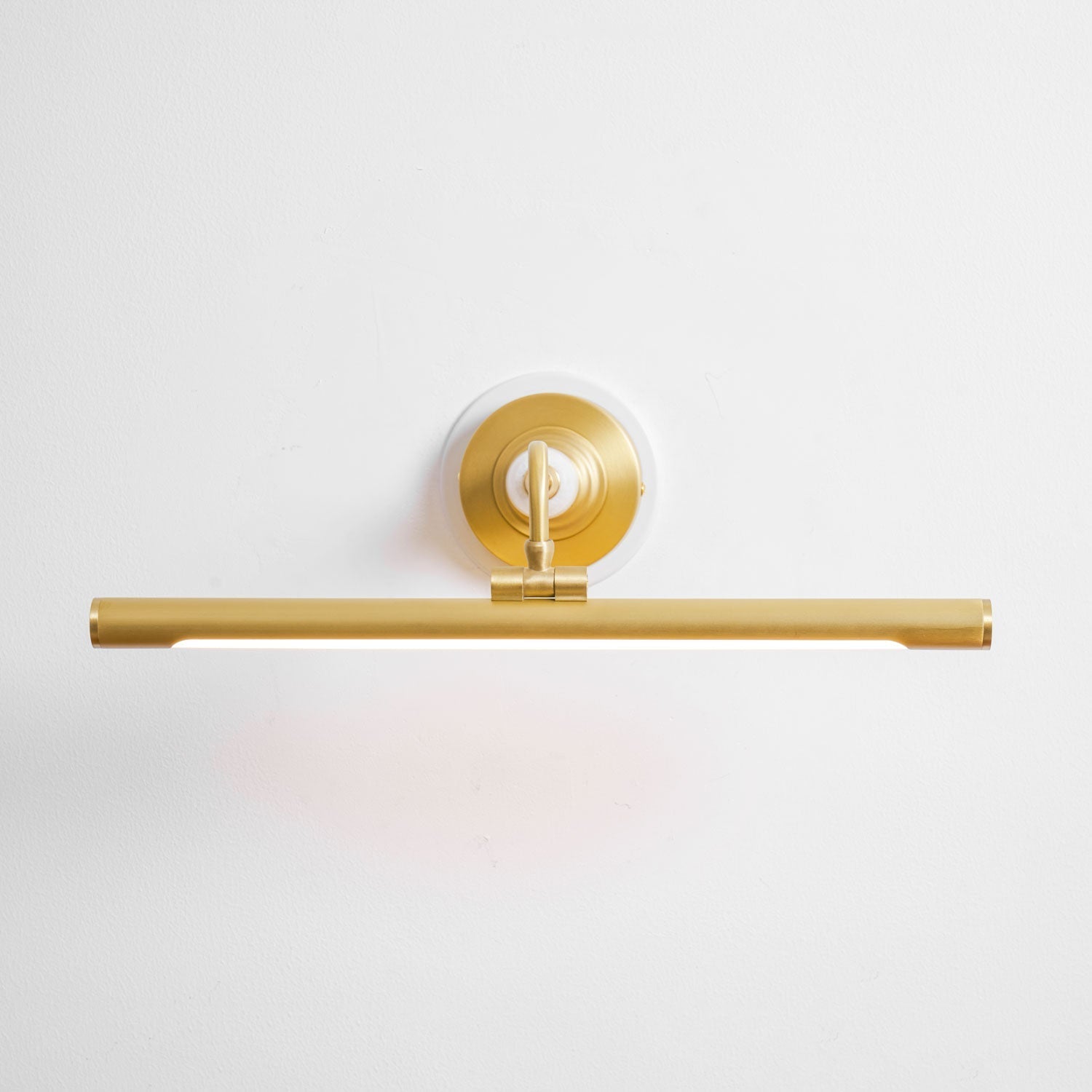 Elegant Linear Wall Sconce