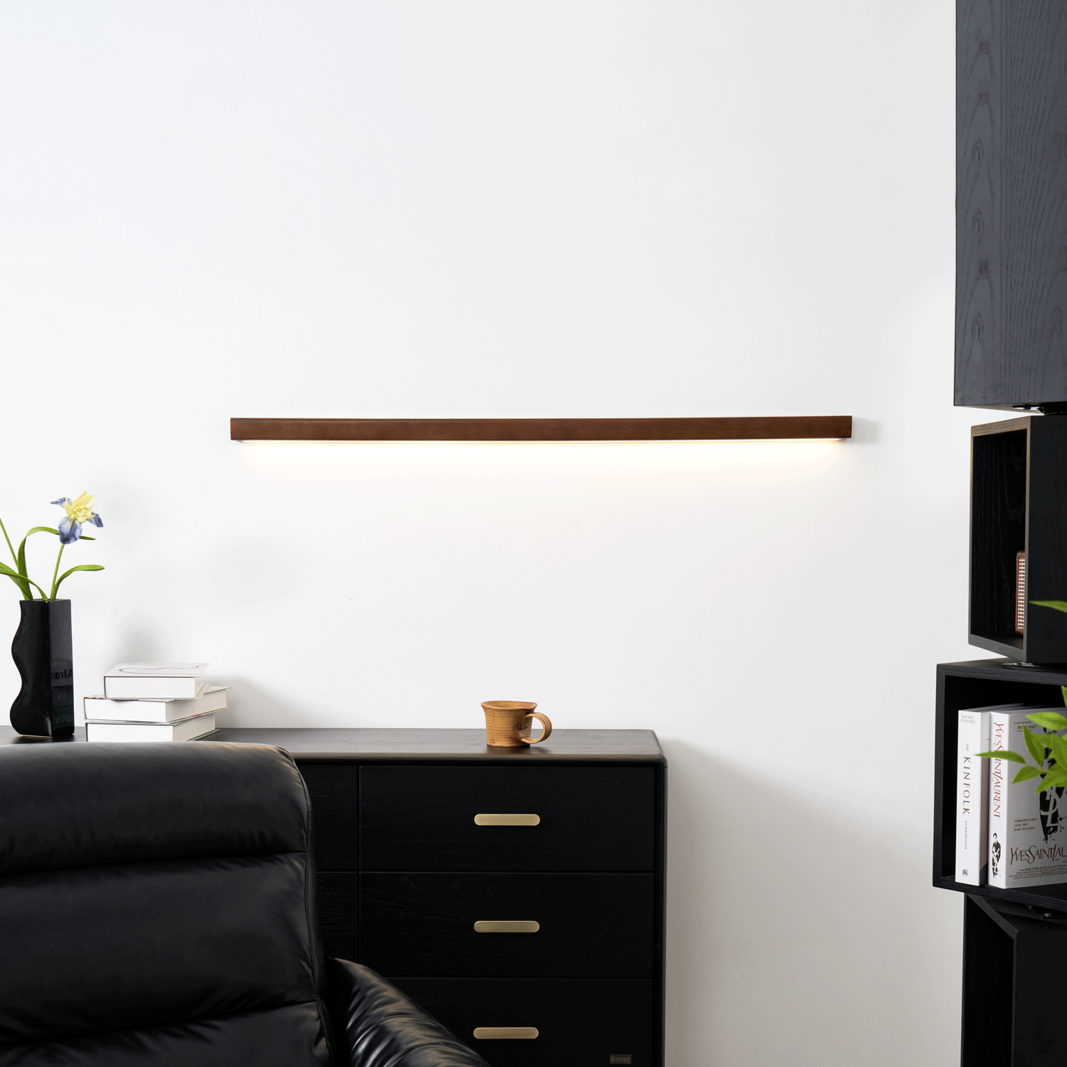 Linear Wood and LED Wall Sconce Minimalist Design