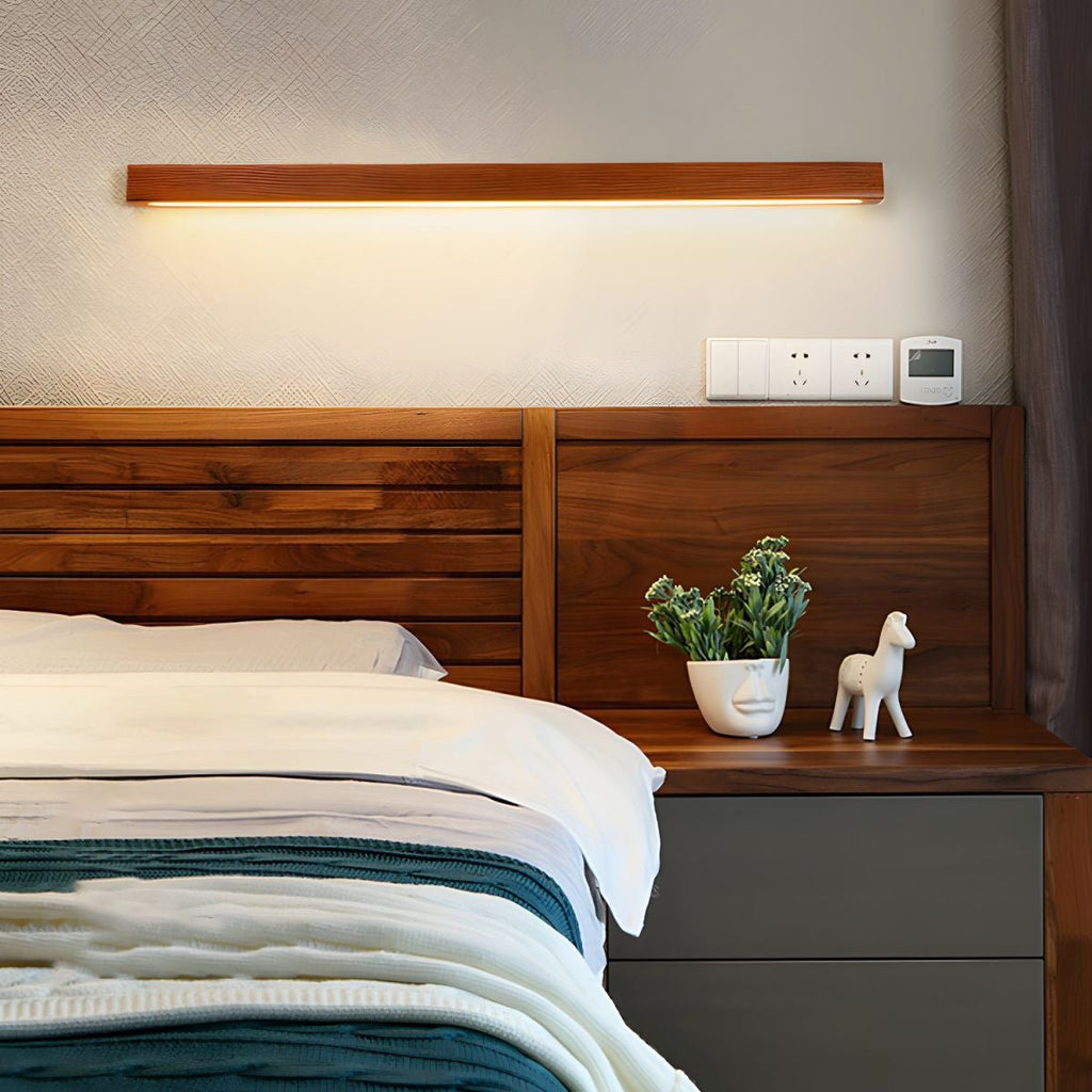 Linear Wood and LED Wall Sconce Minimalist Design