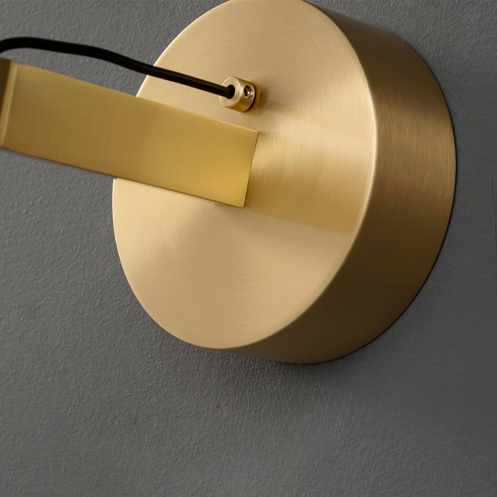 Cecilia Indoor Wall Sconce in Brass Lines