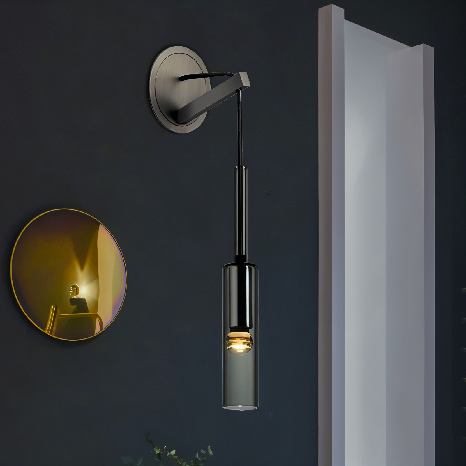 Minimalist Wall Light with Smoke Glass – Orvane