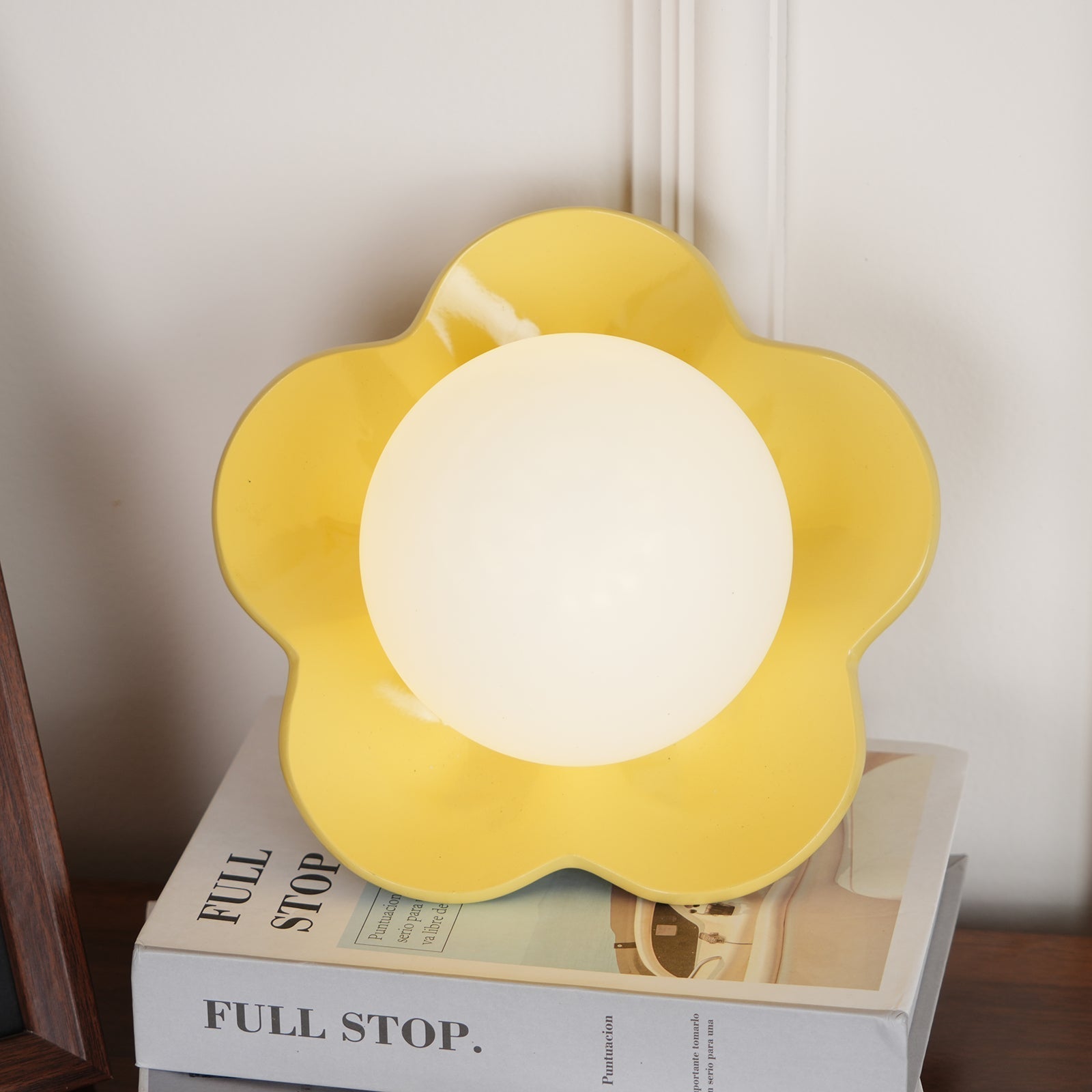 Arcore Fun Wall Lamp in Resin