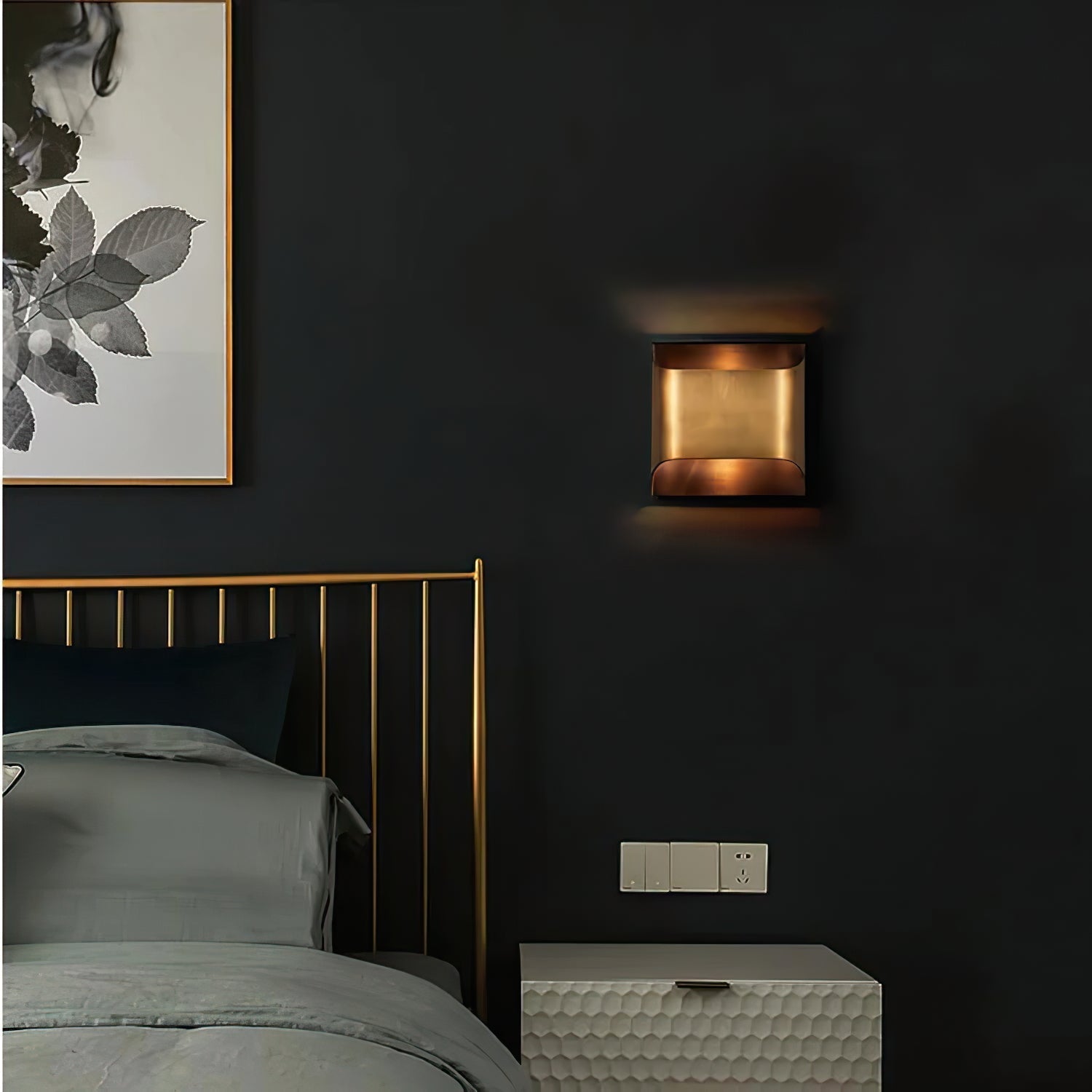 Modern Curved Brass LED Wall Sconce 1-Light