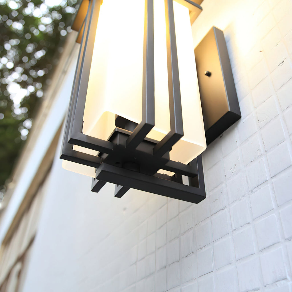 Outdoor Wall Lamp in Iron Retro Lantern
