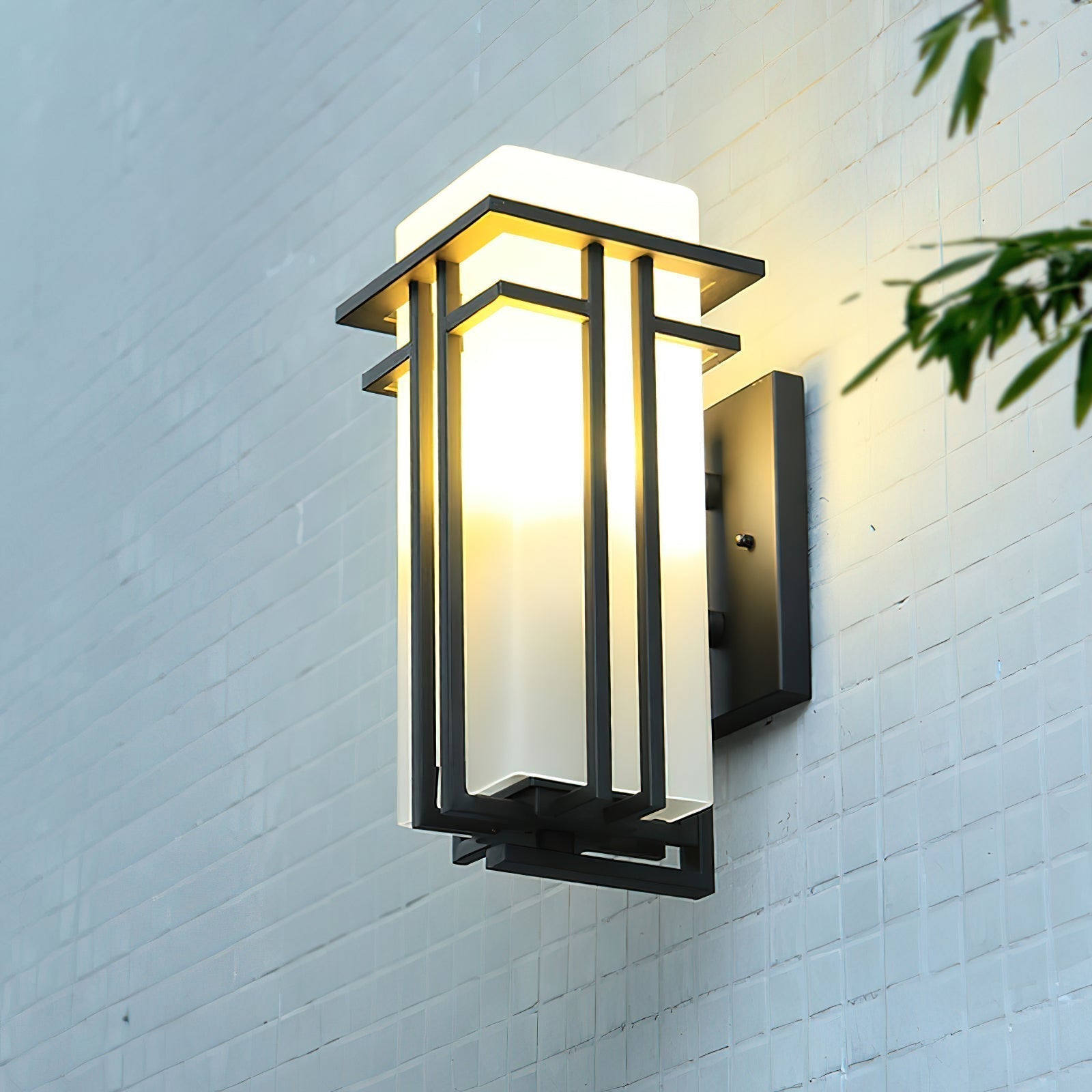 Outdoor Wall Lamp in Iron Retro Lantern