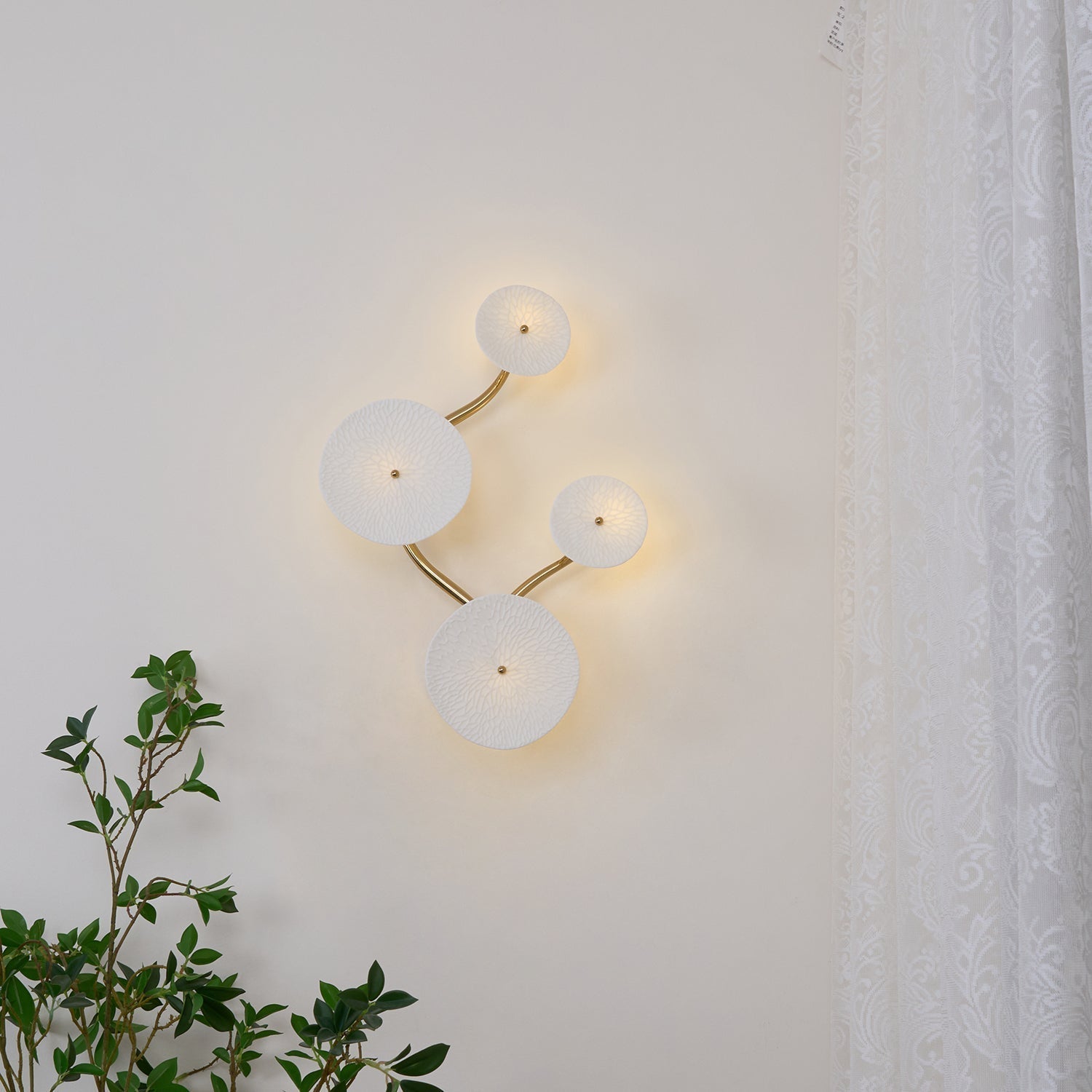 Jesse Nordic Art Petal Wall Lamp Elegant