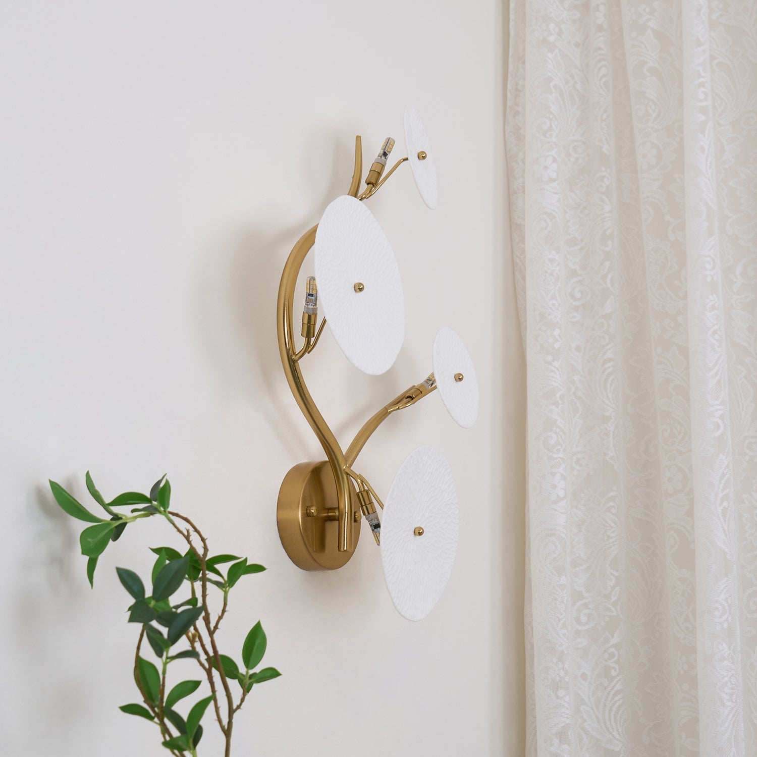 Kaivo Wall Lamp Lotus Petal