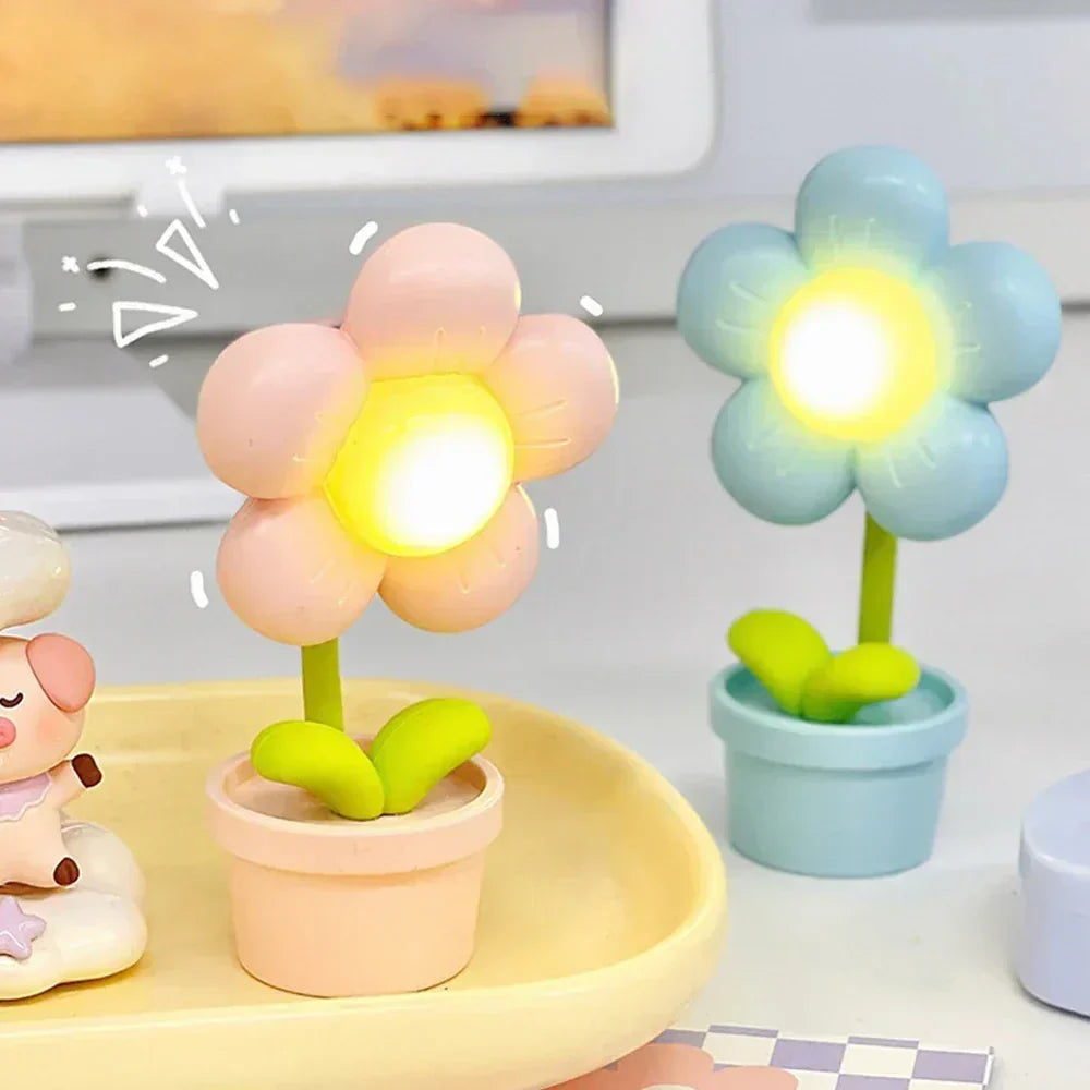 Small Flower Soothing Table Lamp - BlossomGlow