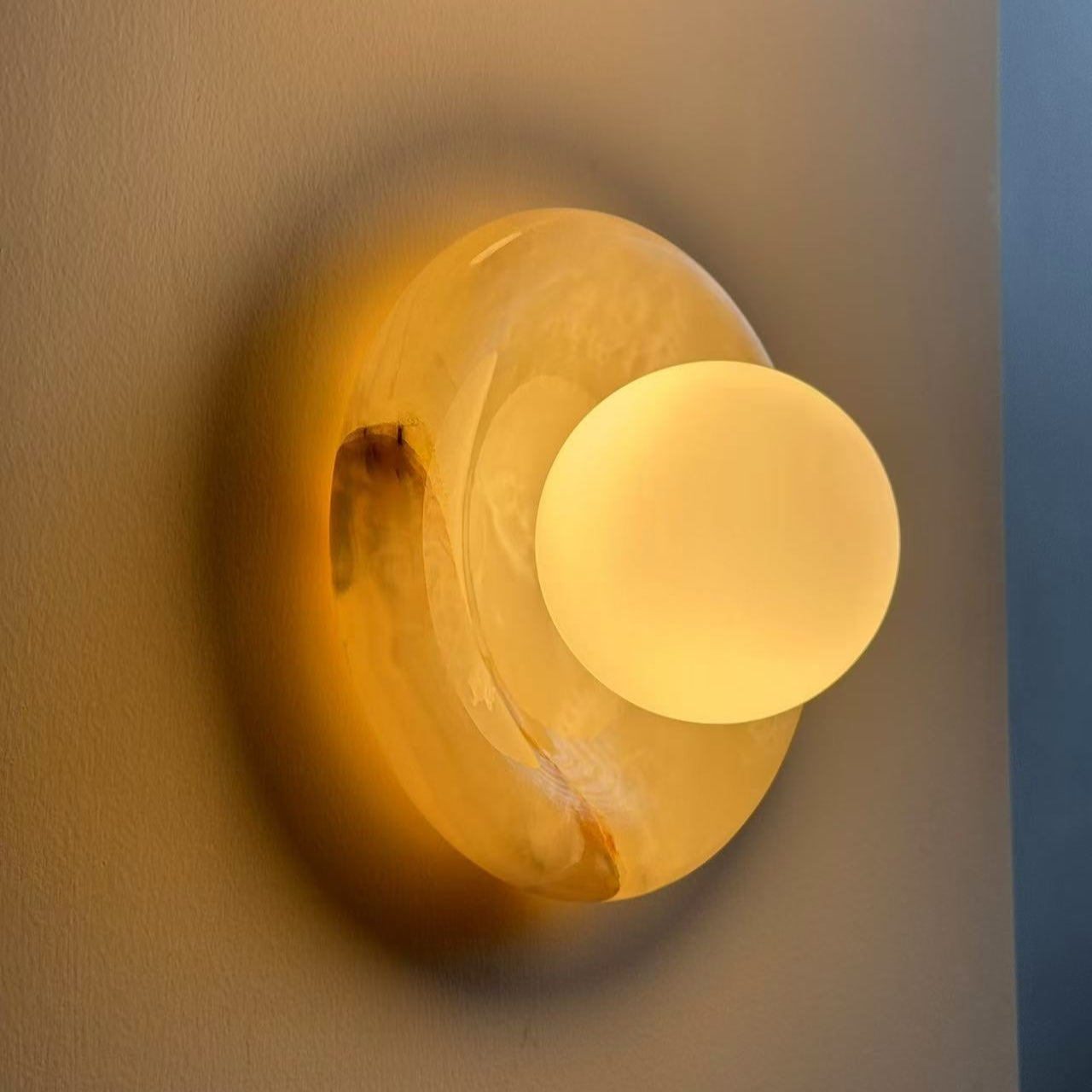 Hako Marble Indoor Wall Sconce