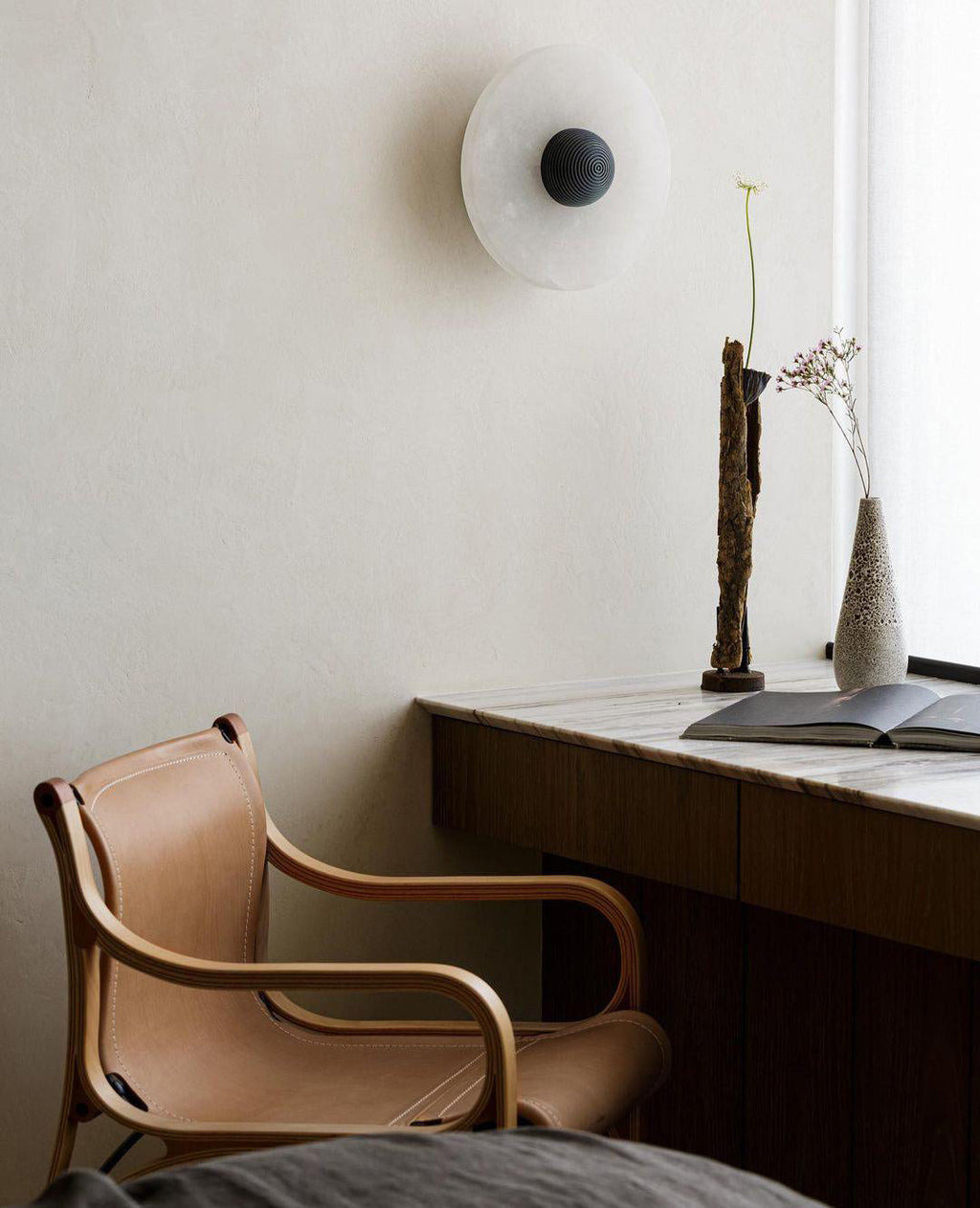 Round Wall Lamp Alabaster Fluted Brass