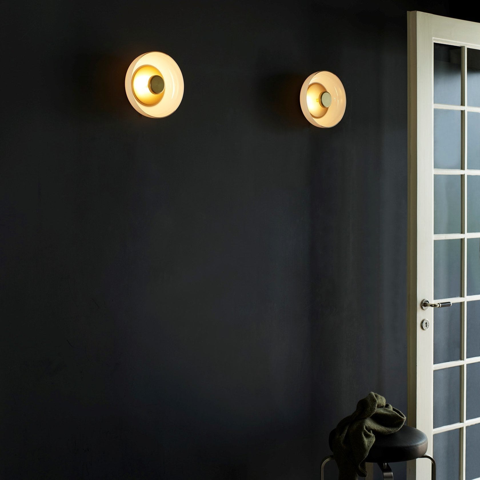 Minimalist Brass & Glass Round Wall Sconce LED 1-Light