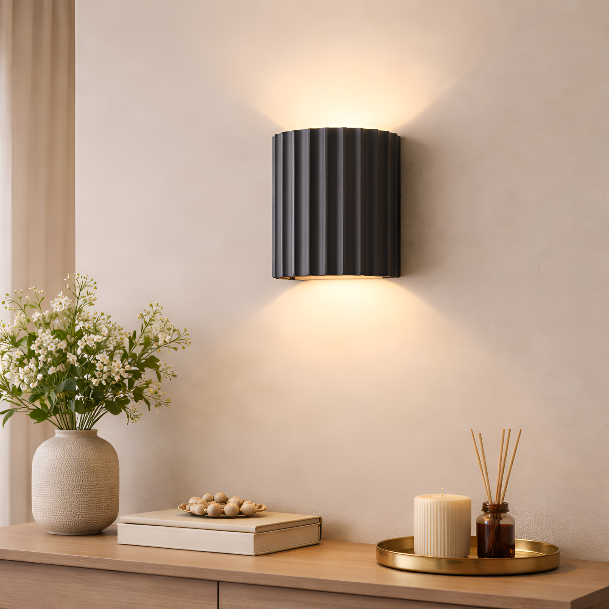 Kael - Resin Striped Wall Lamp
