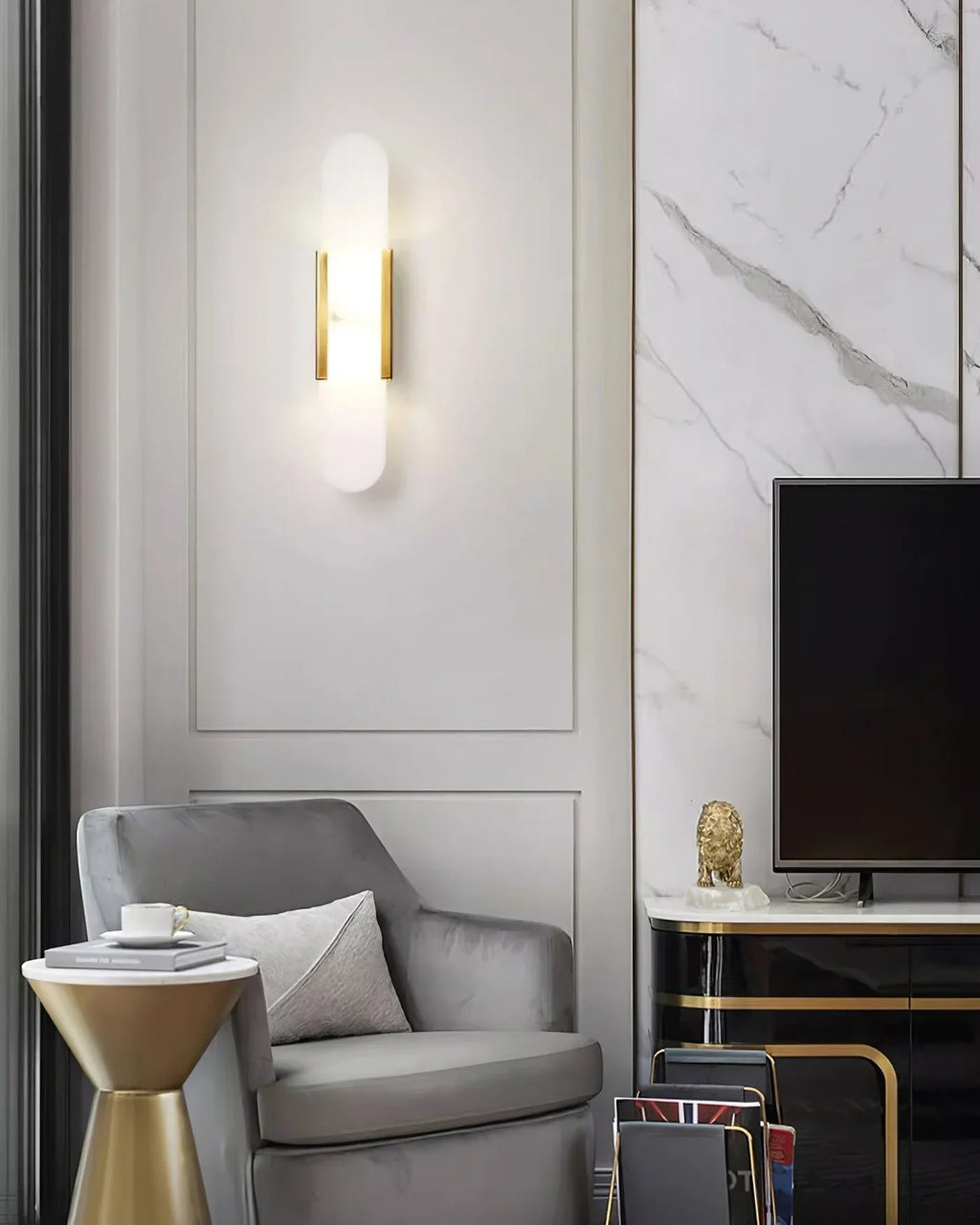 Modern Marble Wall Sconce with Gold Details – Luxury Lighting