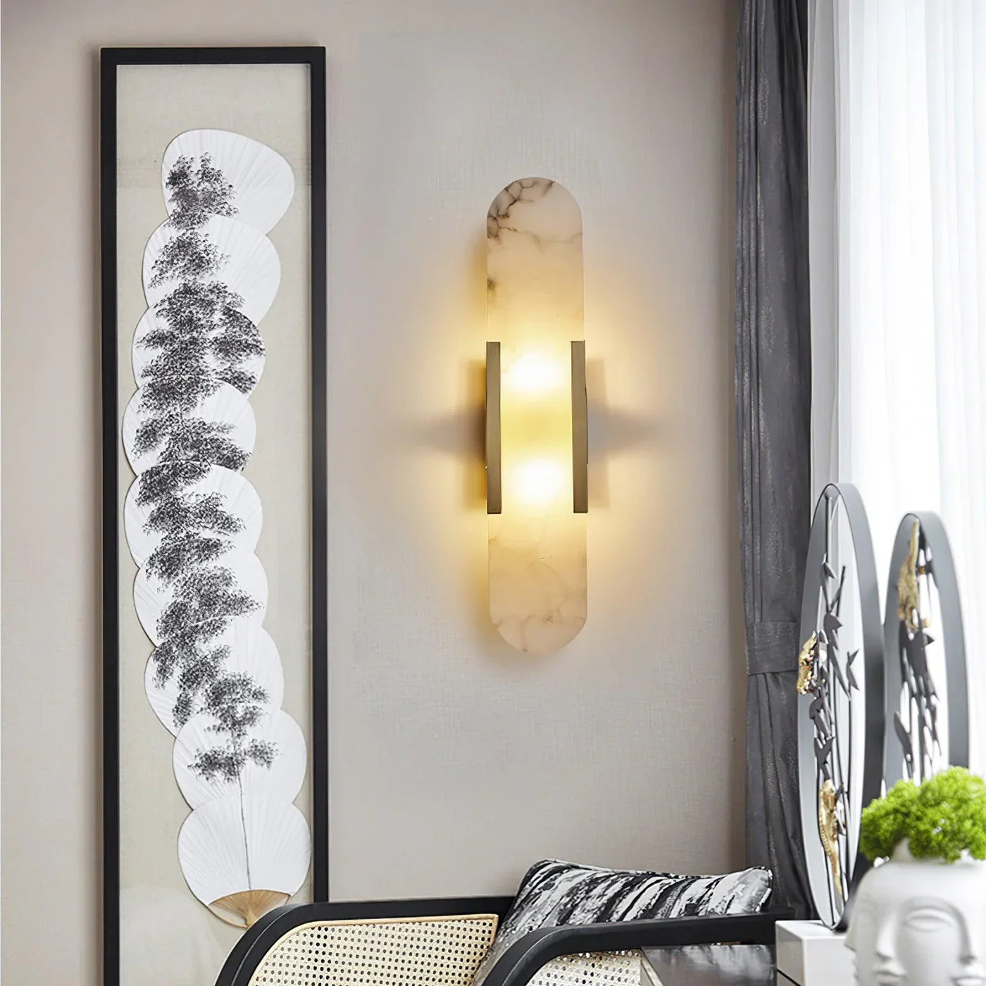 Modern Marble Wall Sconce with Gold Details – Luxury Lighting