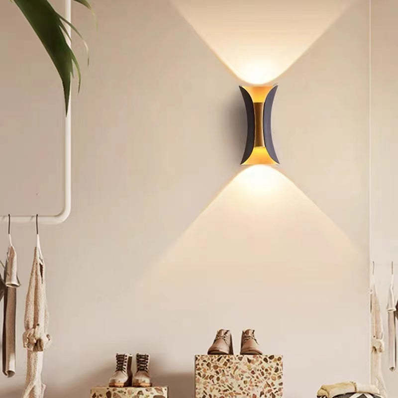 Modern LED Outdoor Wall Light - LumiEdge