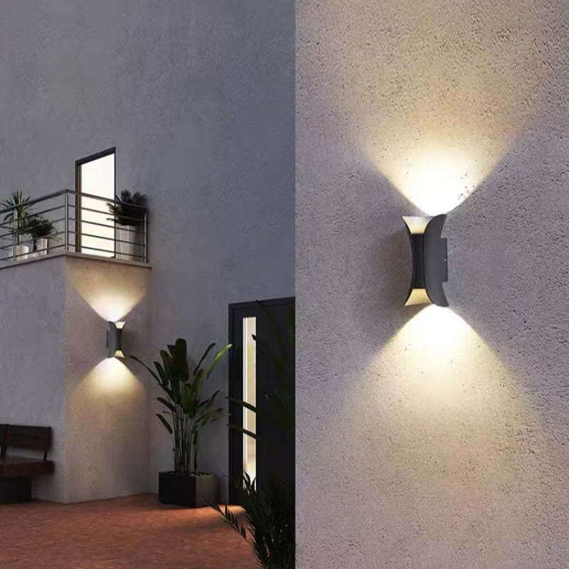 Noxel Curved Outdoor Wall Mounted LED Lamp