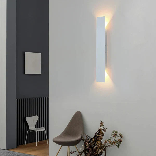Modern Outdoor Wall Lamp – LED Up/Down Sconce, Waterproof, Vertical Design