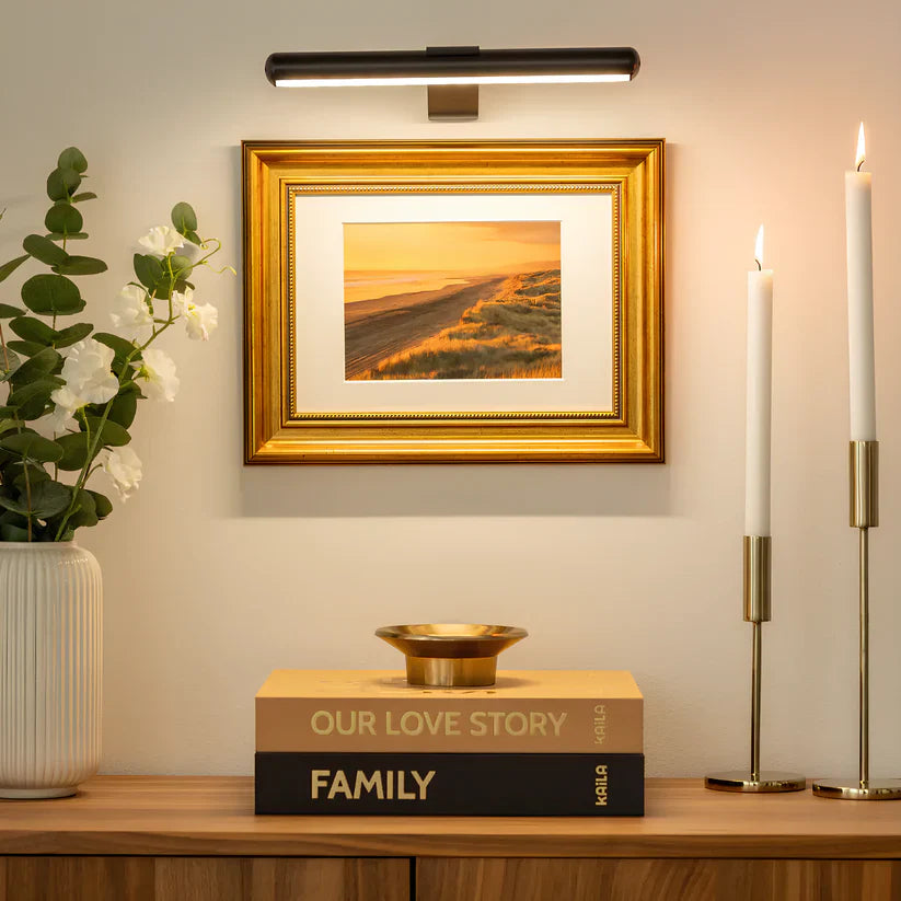 Wireless LED Wall Lamp for Artwork Lighting