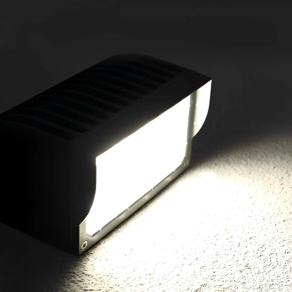 Elvarinna – Architectural LED Outdoor Wall Lamp