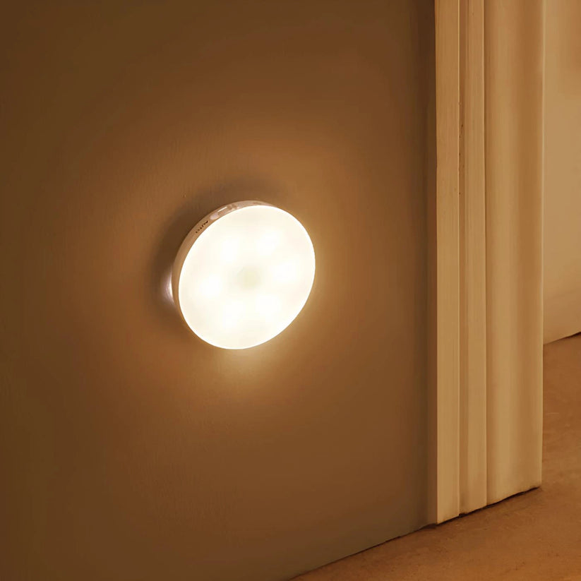 Wireless LED lamp with motion sensor and USB charging